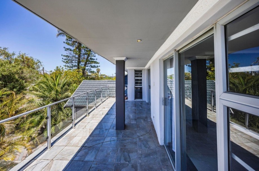 4 Bedroom Property for Sale in Sunnyridge Eastern Cape